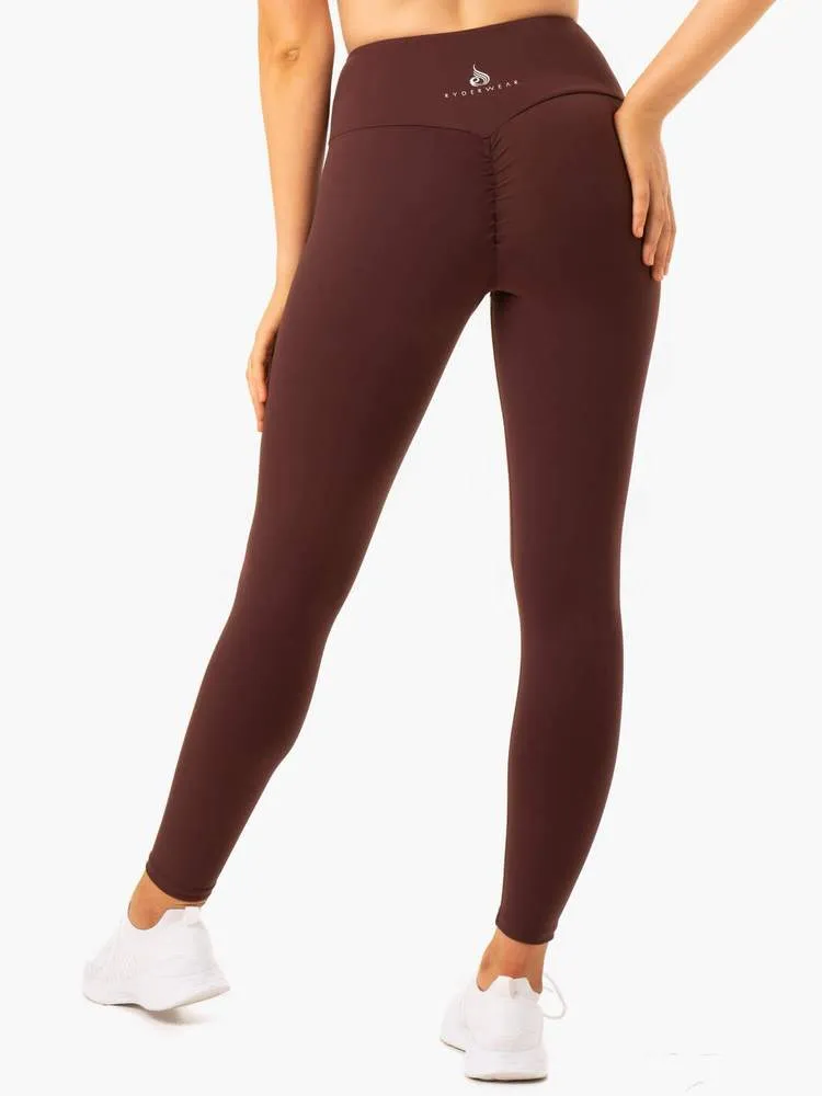 STAPLES SCRUNCH BUM LEGGINGS - CHOCOLATE